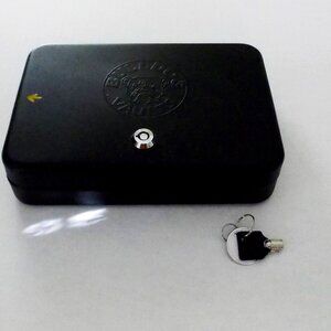 Bulldog Gun Metal Vault Safe with Key